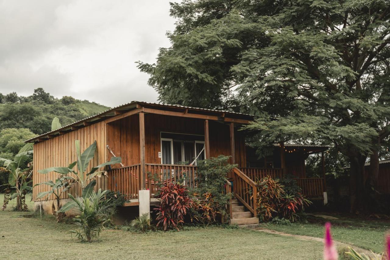 Calalas Lodge Nindiri Luaran gambar