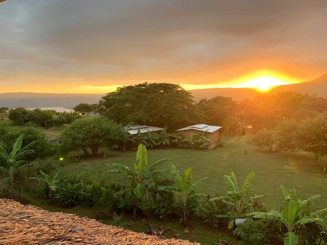 Calalas Lodge Nindiri Luaran gambar