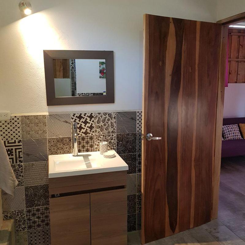 Calalas Lodge Nindiri Luaran gambar