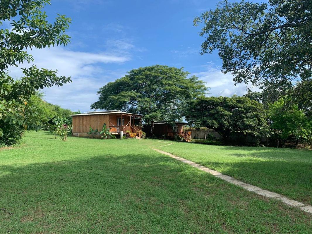 Calalas Lodge Nindiri Luaran gambar