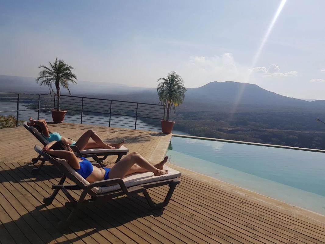 Calalas Lodge Nindiri Luaran gambar